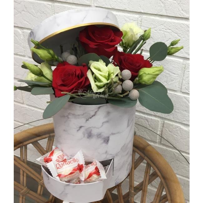 Композиция «Очаровательной особе»