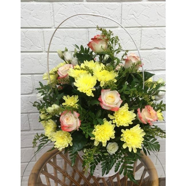 Композиция в корзине «Частичка лета»