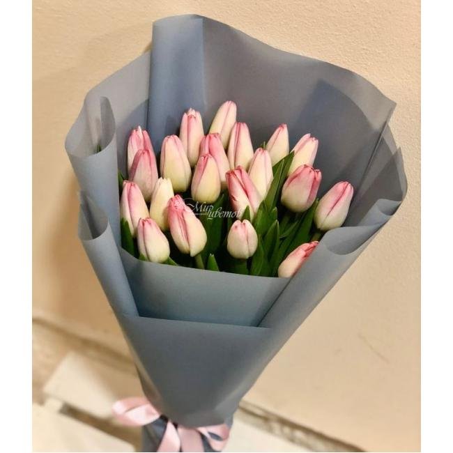 Букет из тюльпанов «Весеннее притяжение»