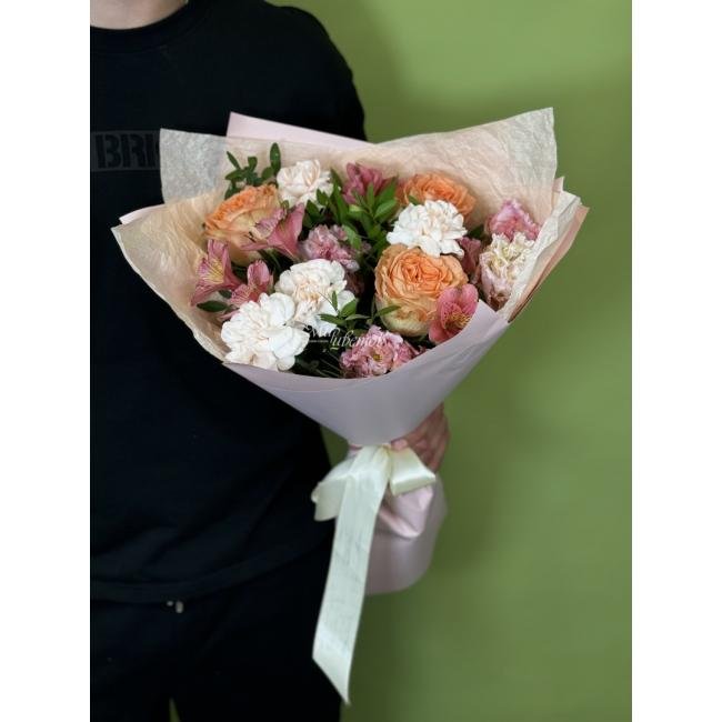 Букет с диантусами «Суфле»