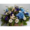 Композиция в корзине «Голубое сияние»