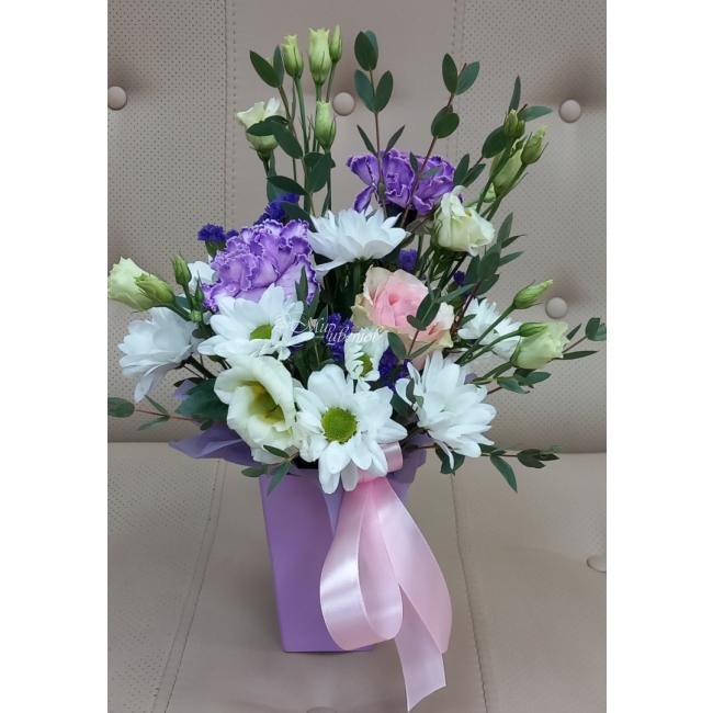 Композиция в коробке «Сиреневая нежность»