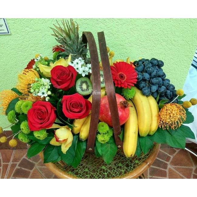 Фруктовая композиция «Скоро праздник 2 !!!»