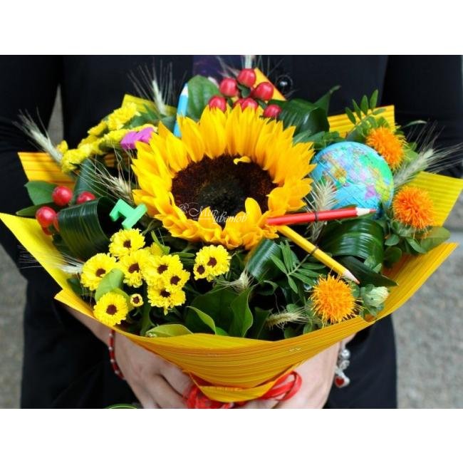 Сборный букет «Школа, родная школа!»