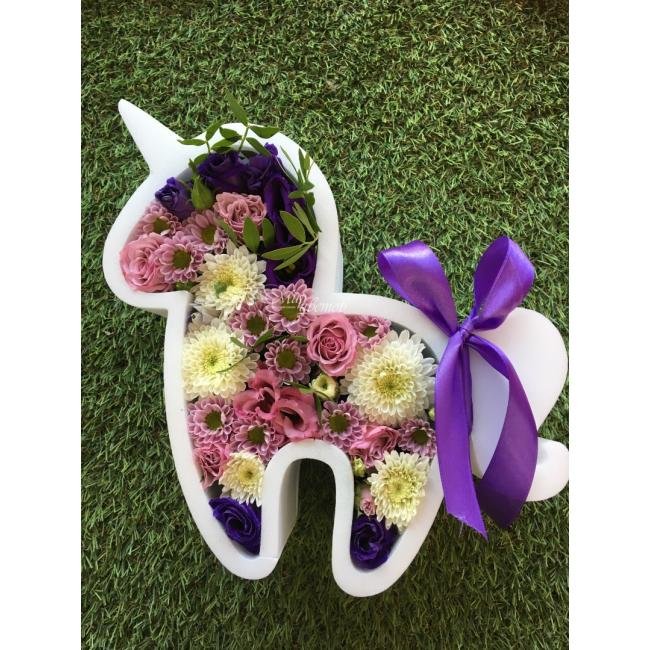 Цветочная композиция  «Сказочный единорог»