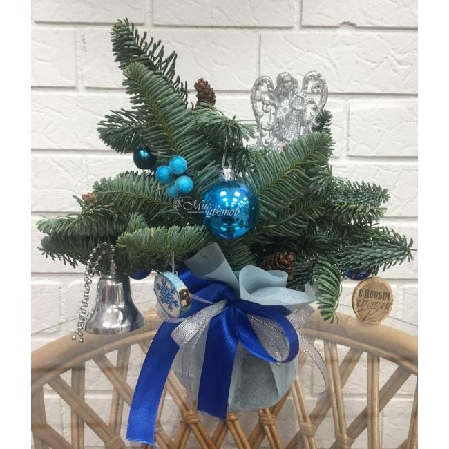 Композиция в кашпо Вот и новый год!